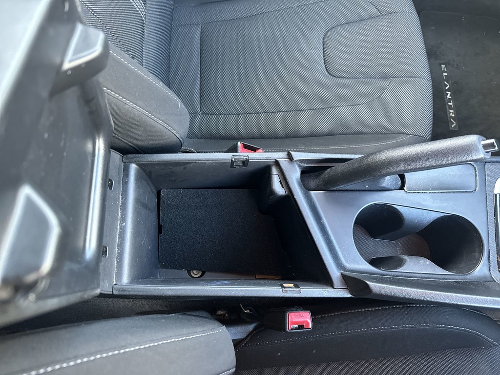 Hyundai Elantra Essential | HtdSeats | USB | Warranty to 202 2021 à Saint John, Nouveau-Brunswick - 50 - w1024h768px