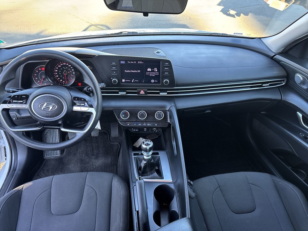 2022 Hyundai Elantra Essential | Cam | HtdSeats | Warranty to 2027 in Saint John, New Brunswick - 16 - w1024h768px