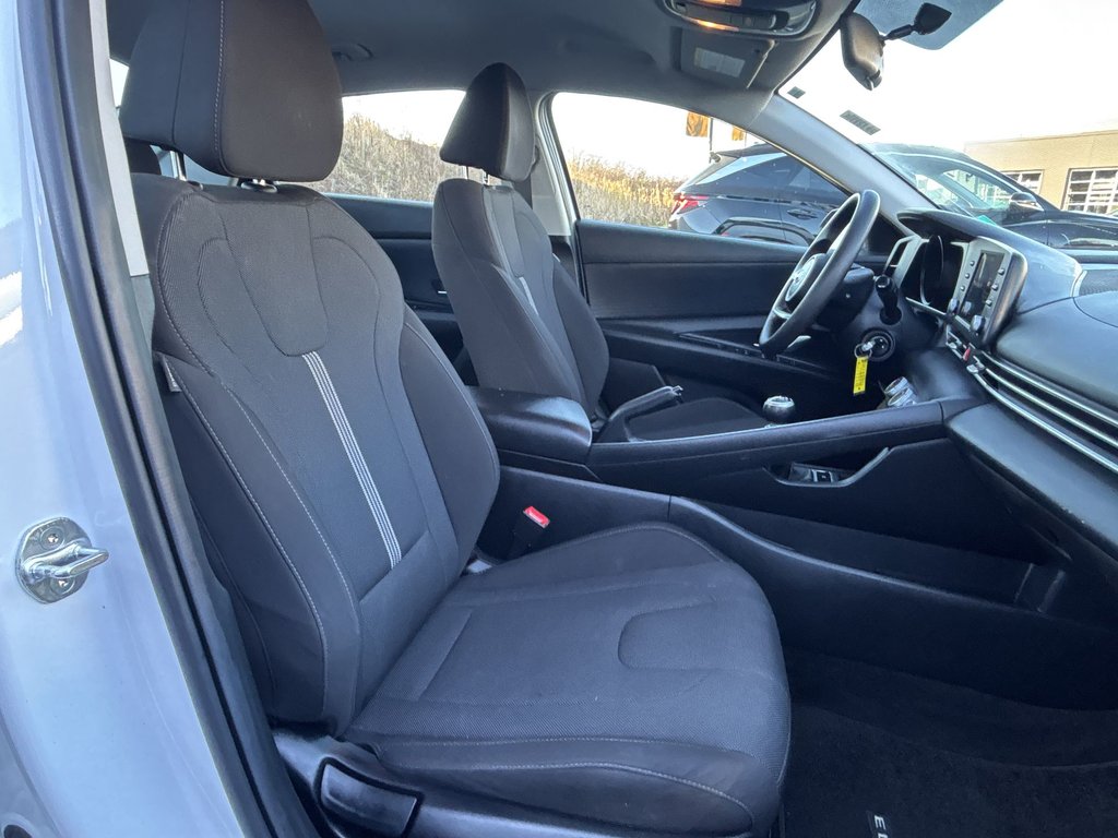2022 Hyundai Elantra Essential | Cam | HtdSeats | Warranty to 2027 in Saint John, New Brunswick - 37 - w1024h768px