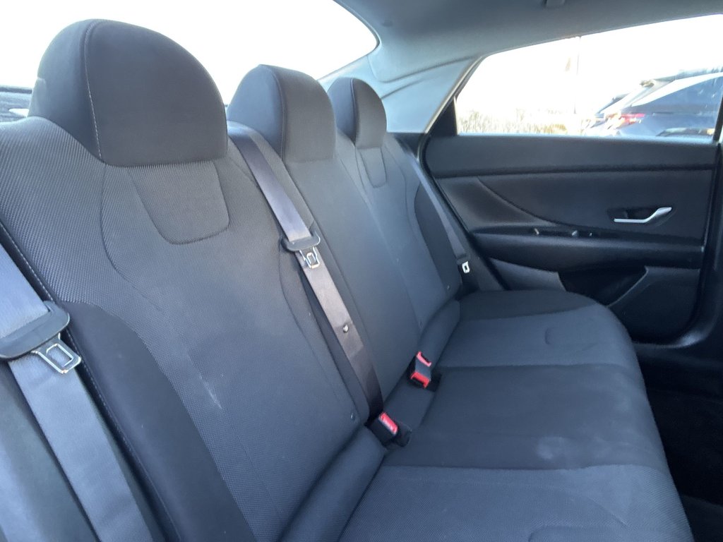 2022 Hyundai Elantra Essential | Cam | HtdSeats | Warranty to 2027 in Saint John, New Brunswick - 35 - w1024h768px