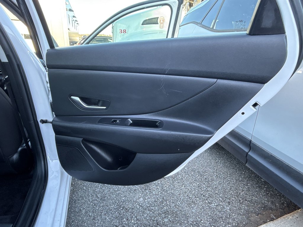 2022 Hyundai Elantra Essential | Cam | HtdSeats | Warranty to 2027 in Saint John, New Brunswick - 36 - w1024h768px