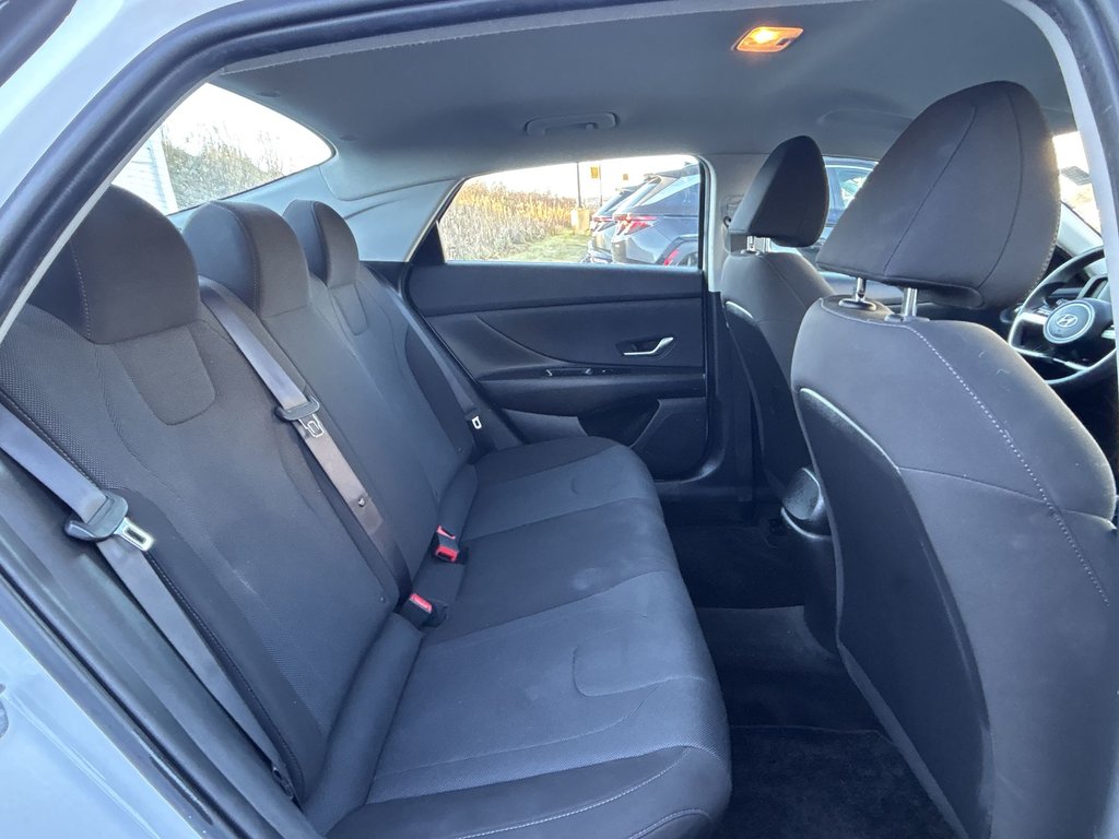 2022 Hyundai Elantra Essential | Cam | HtdSeats | Warranty to 2027 in Saint John, New Brunswick - 34 - w1024h768px