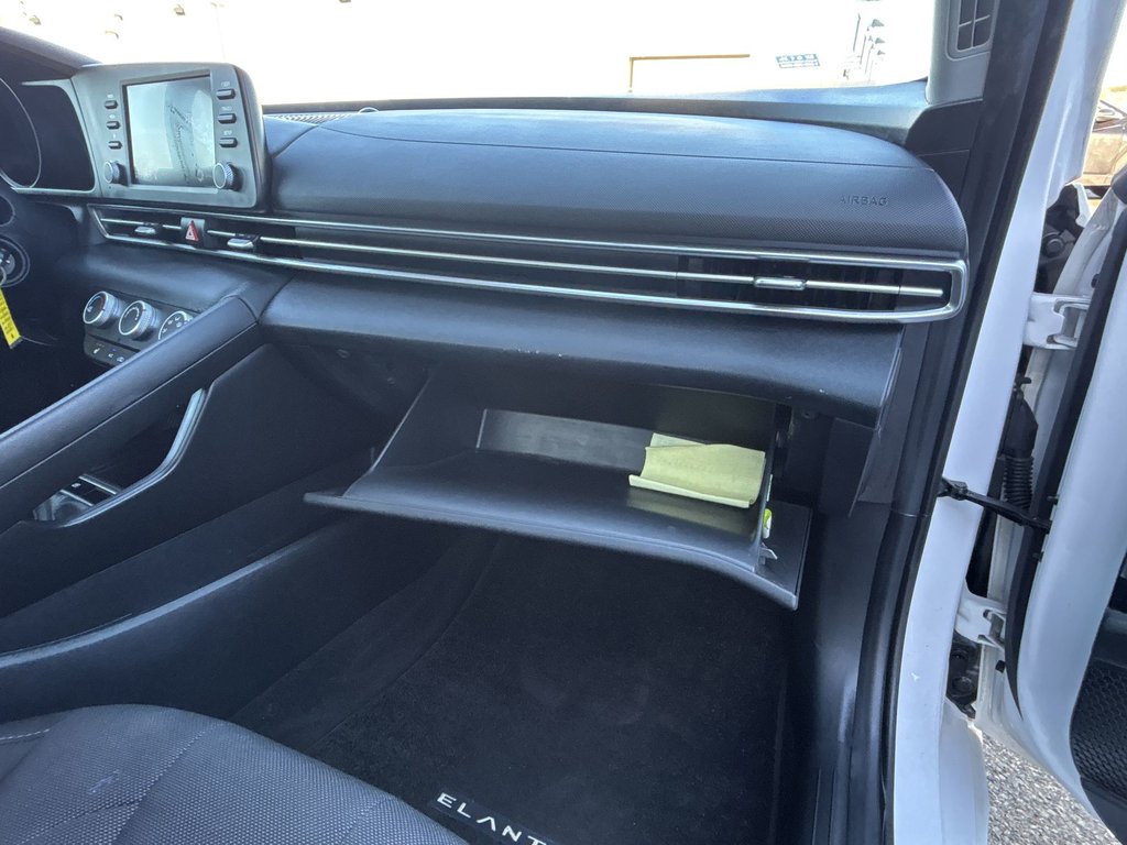 2022 Hyundai Elantra Essential | Cam | HtdSeats | Warranty to 2027 in Saint John, New Brunswick - 38 - w1024h768px