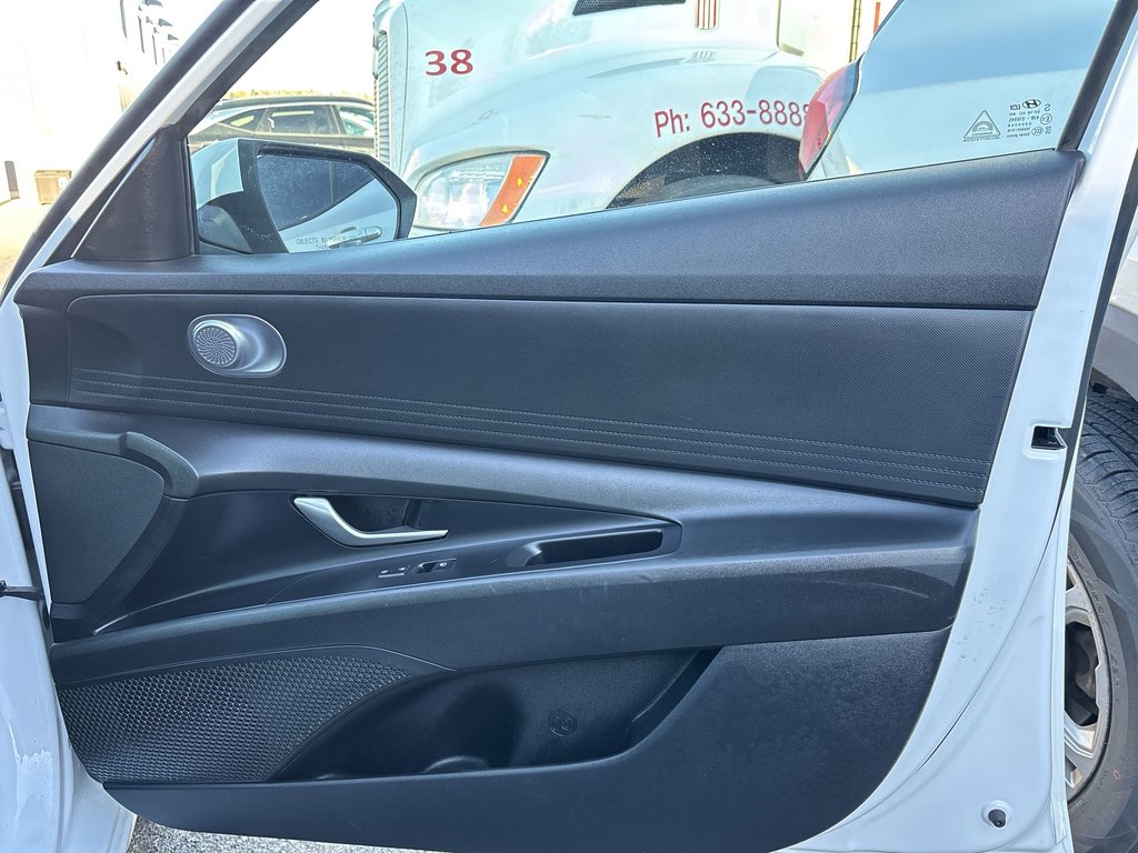 2022 Hyundai Elantra Essential | Cam | HtdSeats | Warranty to 2027 in Saint John, New Brunswick - 40 - w1024h768px