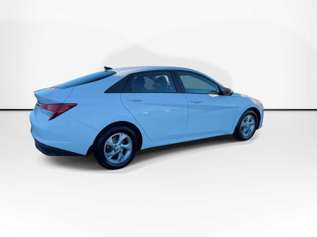 2022 Hyundai Elantra Essential | Cam | HtdSeats | Warranty to 2027 in Saint John, New Brunswick - 9 - w1024h768px