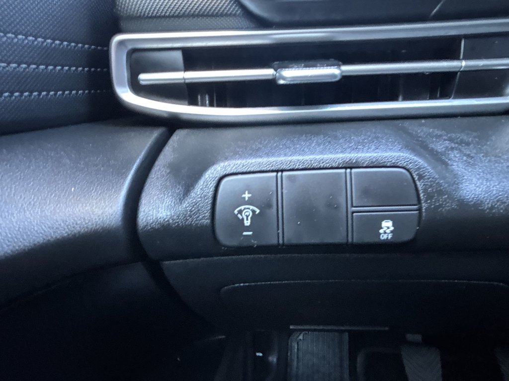 2022 Hyundai Elantra Essential | Cam | HtdSeats | Warranty to 2027 in Saint John, New Brunswick - 21 - w1024h768px