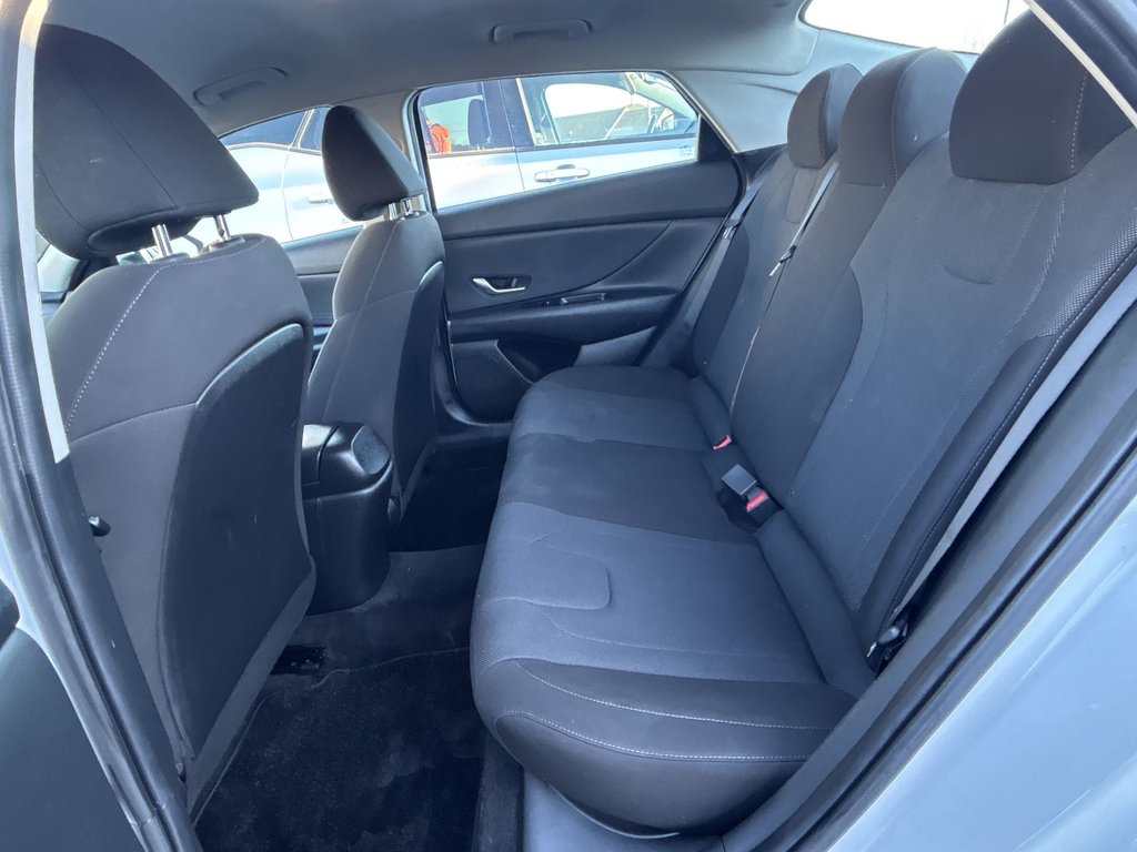 2022 Hyundai Elantra Essential | Cam | HtdSeats | Warranty to 2027 in Saint John, New Brunswick - 29 - w1024h768px