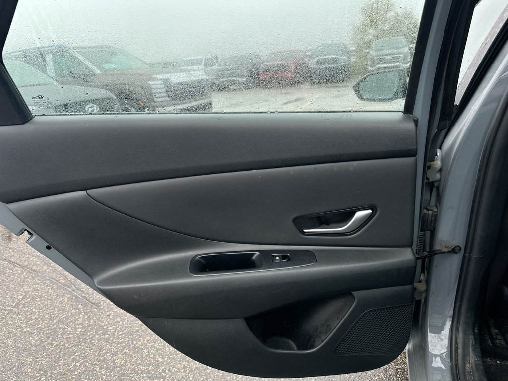 2022 Hyundai Elantra Preferred | Htd Whl | Keyless | Warranty to 2026 in Saint John, New Brunswick - 35 - w1024h768px