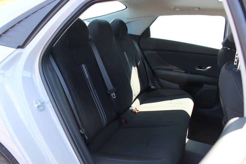 Hyundai Elantra Tech | SunRoof | HtdSeats | Cam | Warranty to 2028 2023 à Saint John, Nouveau-Brunswick - 35 - w1024h768px