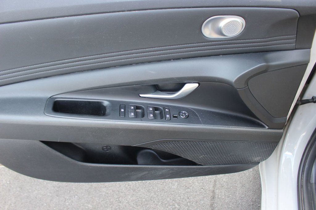 Hyundai Elantra Tech | SunRoof | HtdSeats | Cam | Warranty to 2028 2023 à Saint John, Nouveau-Brunswick - 14 - w1024h768px