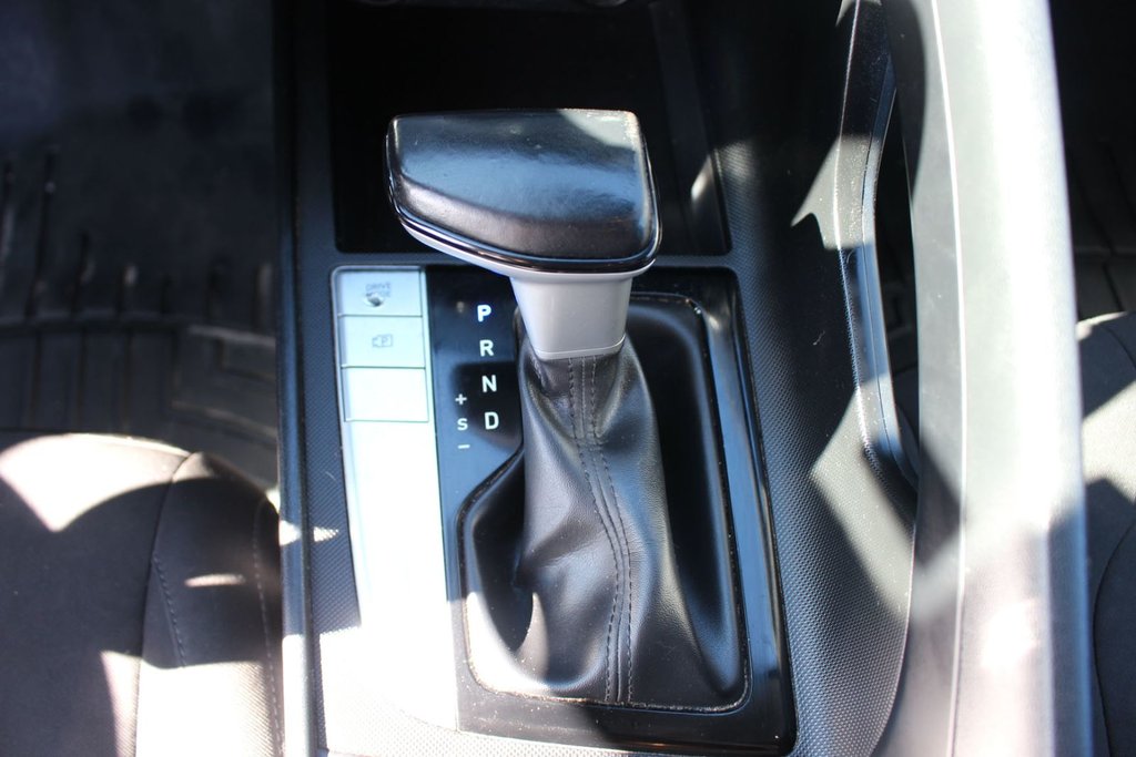 2023 Hyundai Elantra Preferred | HtdSeat | Cam | USB | Warranty to 2027 in Saint John, New Brunswick - 20 - w1024h768px