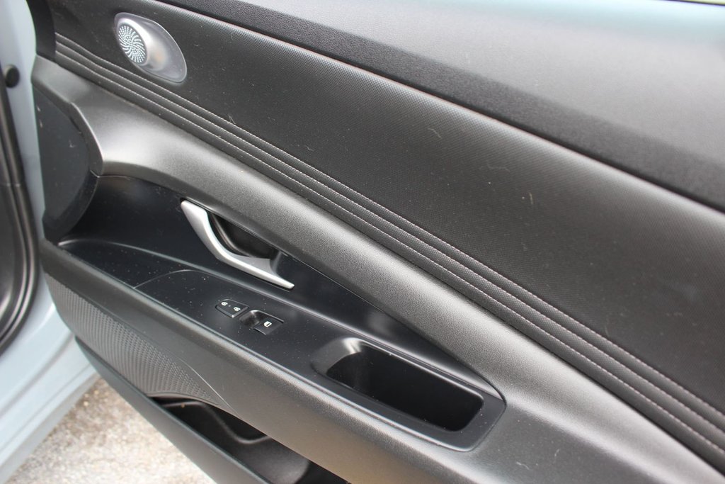 2023 Hyundai Elantra Preferred | HtdSeat | Cam | USB | Warranty to 2027 in Saint John, New Brunswick - 44 - w1024h768px