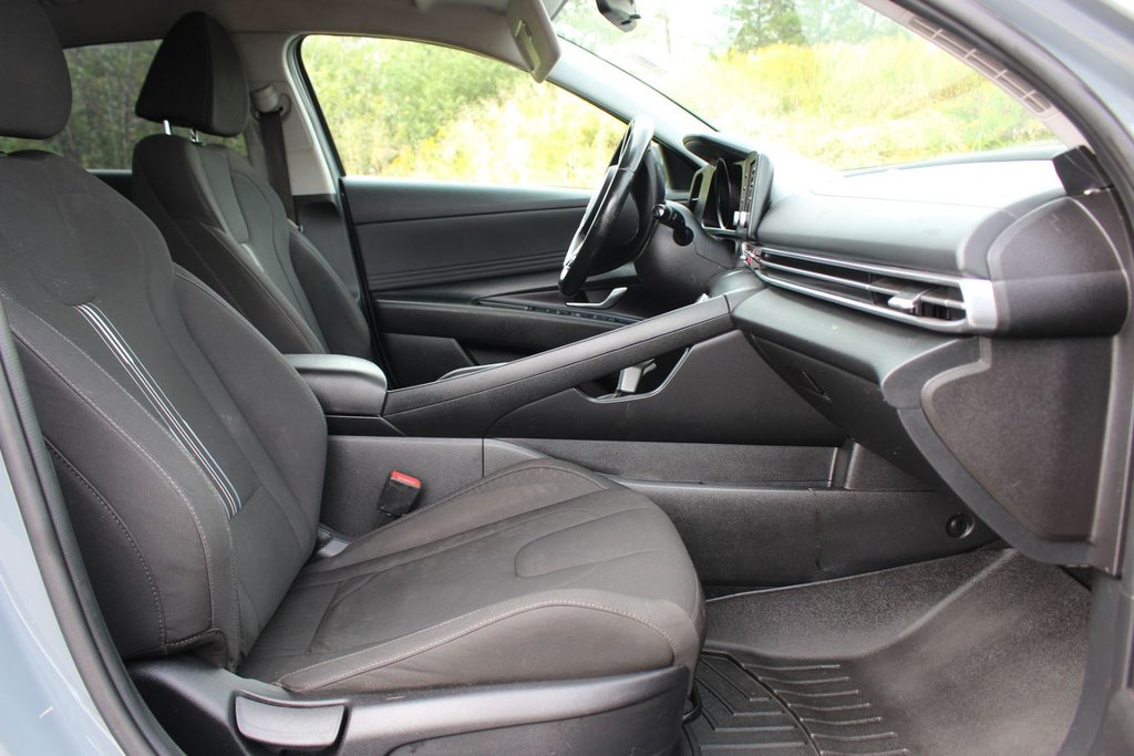 2023 Hyundai Elantra Preferred | HtdSeat | Cam | USB | Warranty to 2027 in Saint John, New Brunswick - 46 - w1024h768px