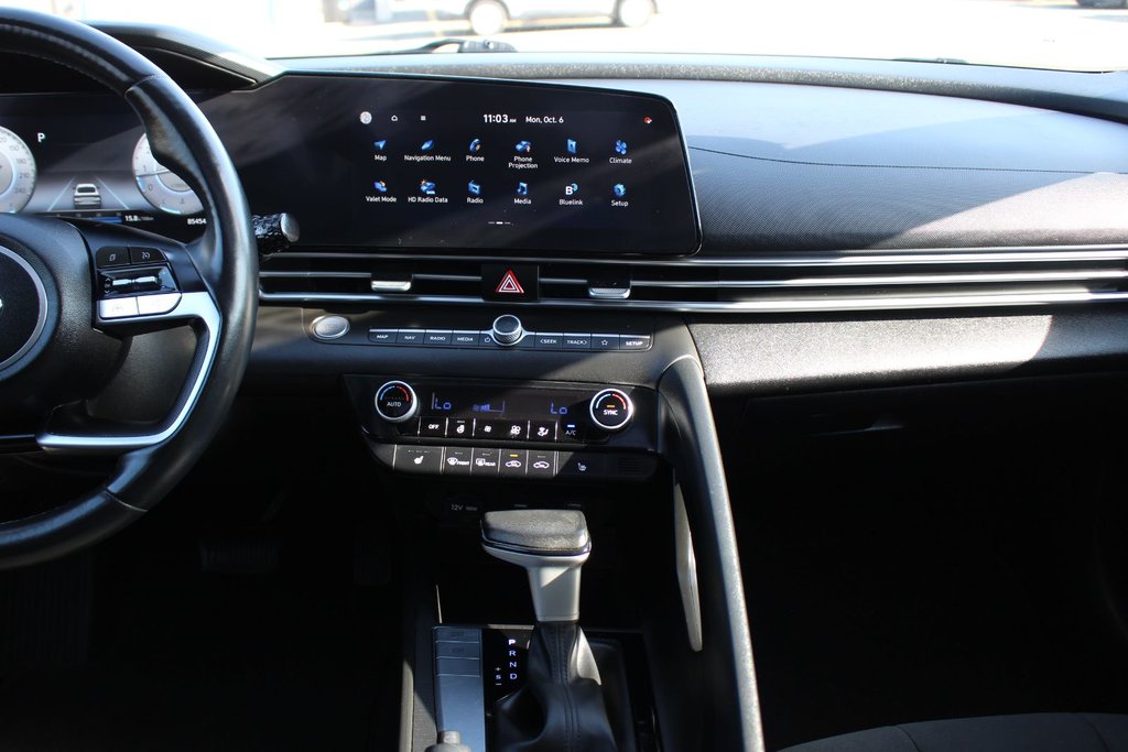 2023 Hyundai Elantra Preferred Tech | Roof | Cam | Warranty to 2028 in Saint John, New Brunswick - 17 - w1024h768px