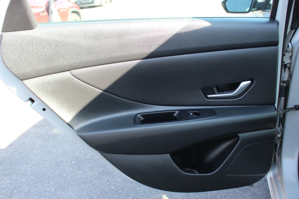 2023 Hyundai Elantra Preferred Tech | Roof | Cam | Warranty to 2028 in Saint John, New Brunswick - 45 - w1024h768px