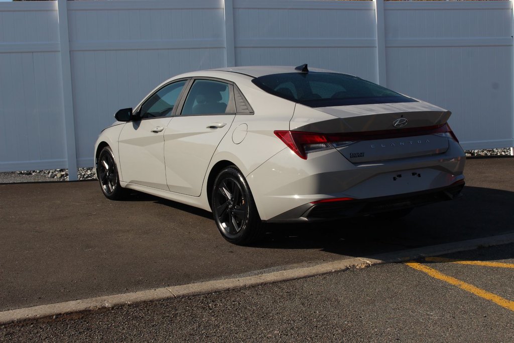 2023 Hyundai Elantra Preferred Tech | Roof | Cam | Warranty to 2028 in Saint John, New Brunswick - 5 - w1024h768px