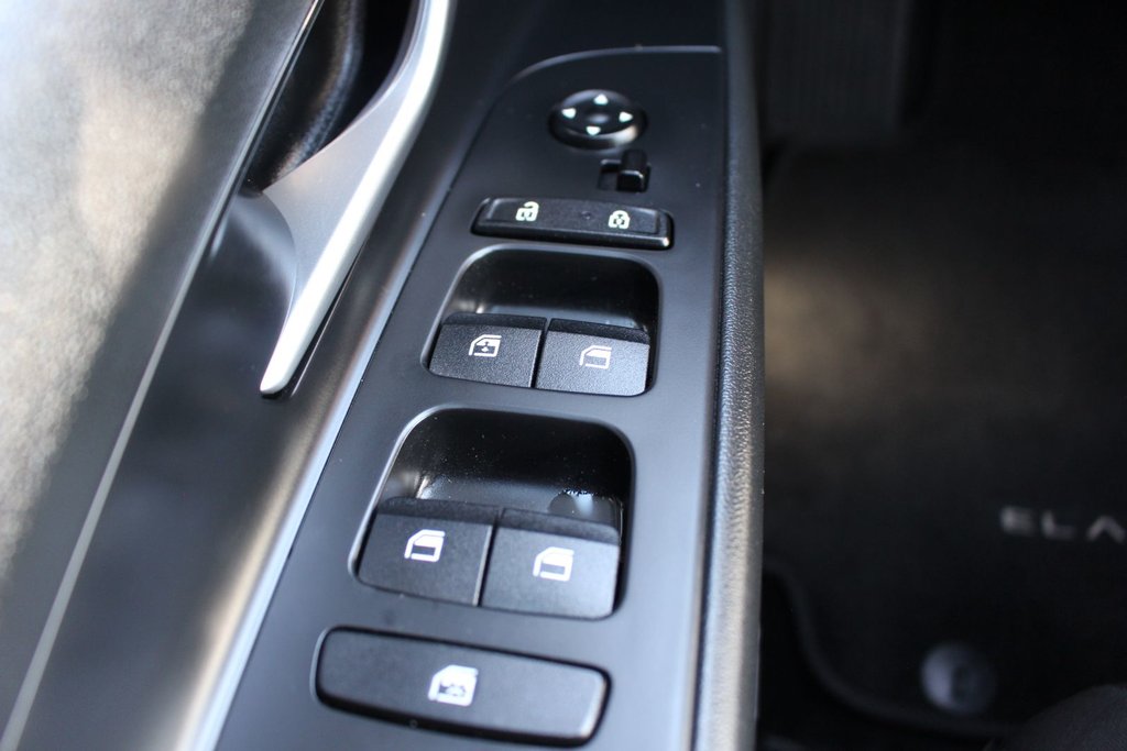 2023 Hyundai Elantra Preferred Tech | Roof | Cam | Warranty to 2028 in Saint John, New Brunswick - 37 - w1024h768px