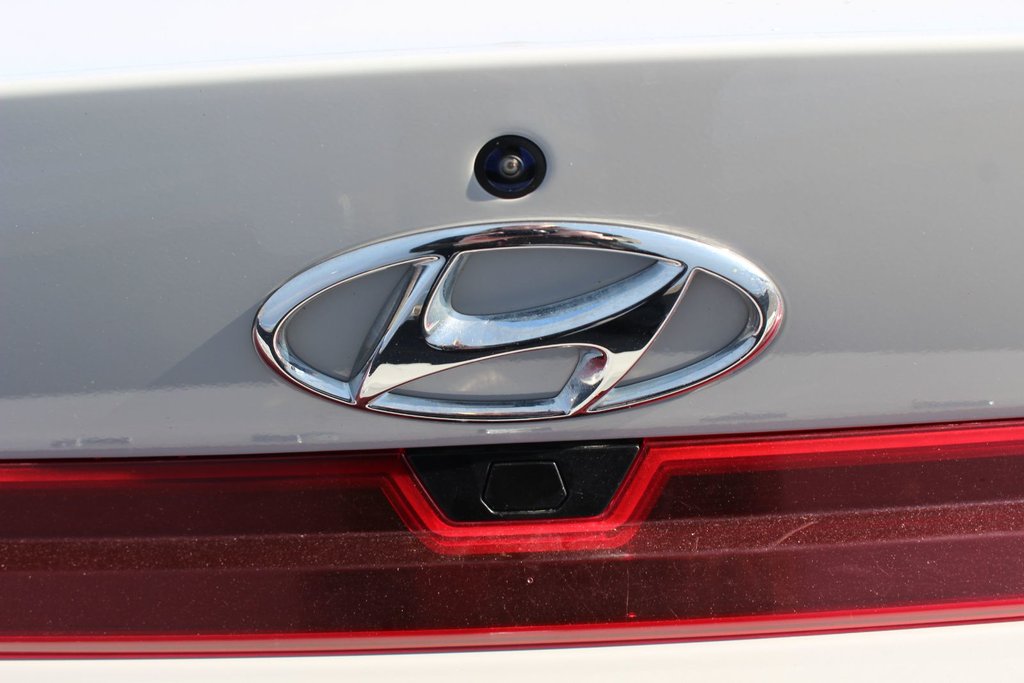 2023 Hyundai Elantra Preferred Tech | Roof | Cam | Warranty to 2028 in Saint John, New Brunswick - 11 - w1024h768px