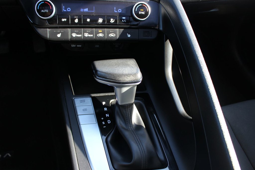 2023 Hyundai Elantra Preferred Tech | Roof | Cam | Warranty to 2028 in Saint John, New Brunswick - 39 - w1024h768px
