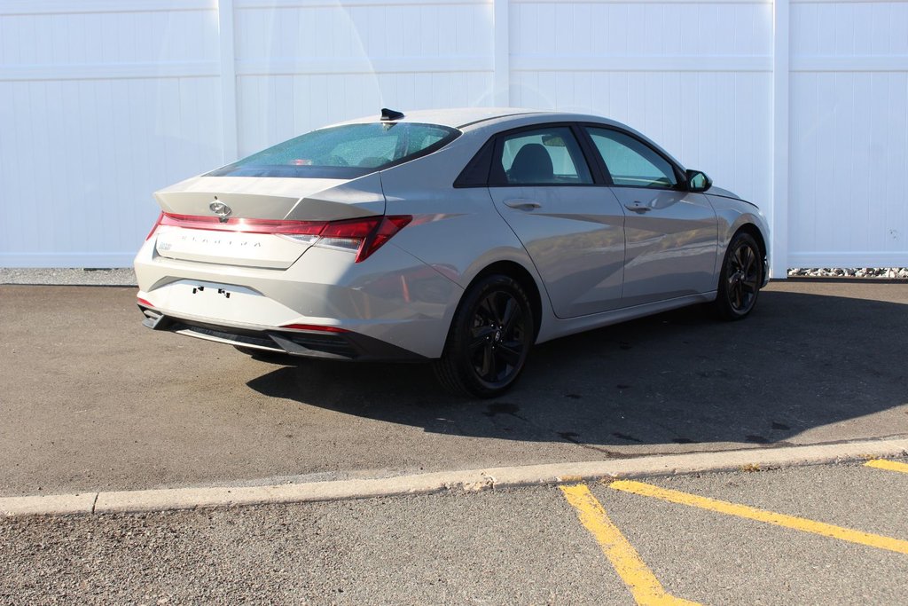 2023 Hyundai Elantra Preferred Tech | Roof | Cam | Warranty to 2028 in Saint John, New Brunswick - 7 - w1024h768px