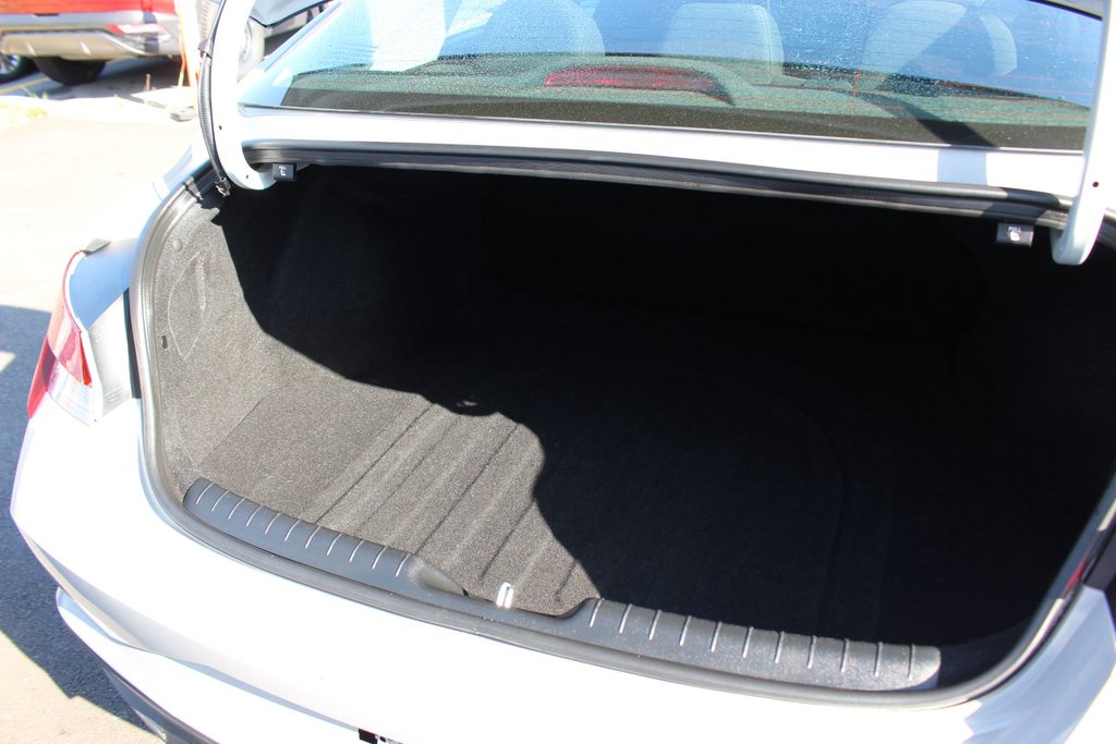 2023 Hyundai Elantra Preferred Tech | Roof | Cam | Warranty to 2028 in Saint John, New Brunswick - 49 - w1024h768px