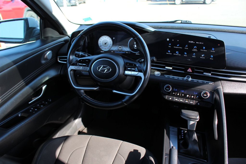 2023 Hyundai Elantra Preferred Tech | Roof | Cam | Warranty to 2028 in Saint John, New Brunswick - 18 - w1024h768px