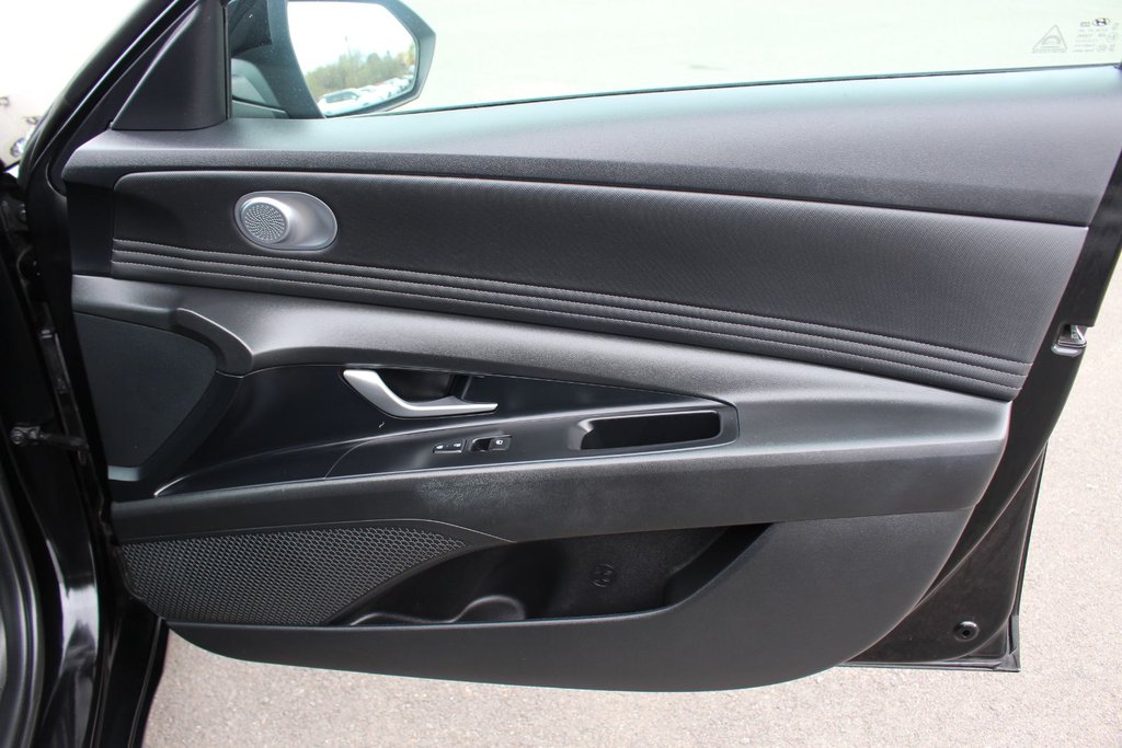 Hyundai Elantra Preferred | HtdSeats | Cam | Warranty to 2028 2023 à Saint John, Nouveau-Brunswick - 48 - w1024h768px