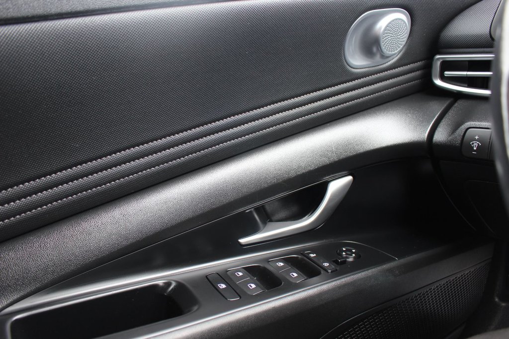 Hyundai Elantra Preferred | HtdSeats | Cam | Warranty to 2028 2023 à Saint John, Nouveau-Brunswick - 44 - w1024h768px