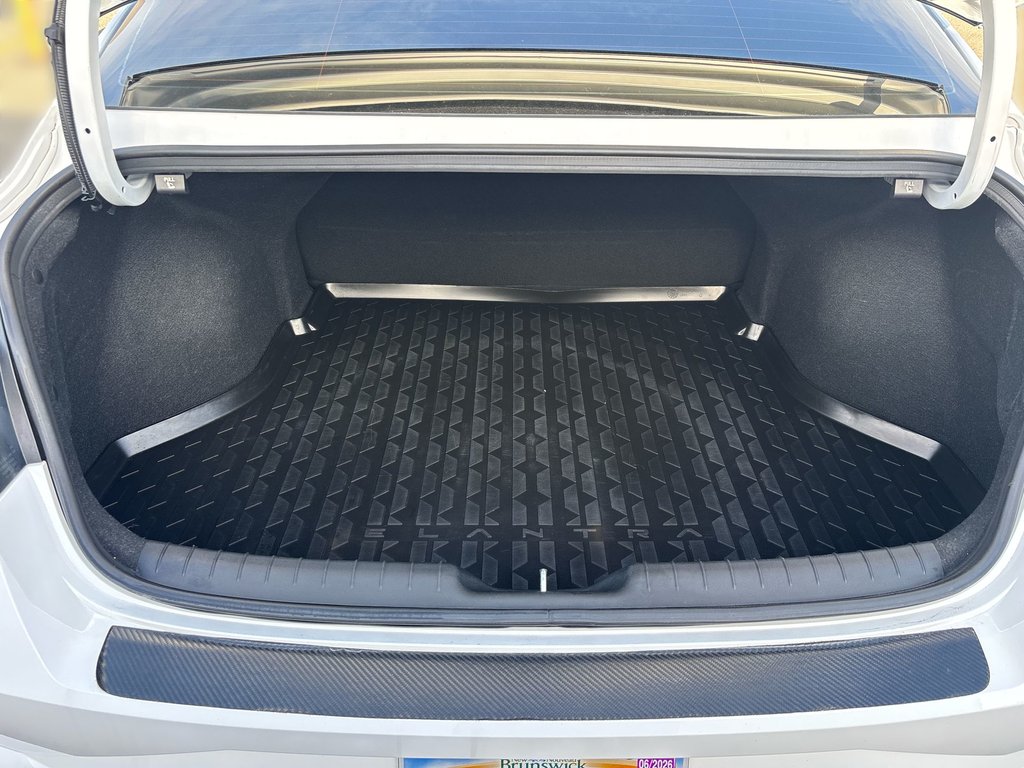 2023 Hyundai Elantra Essential | HtdSeats| Cam | Warranty to 2028 in Saint John, New Brunswick - 34 - w1024h768px