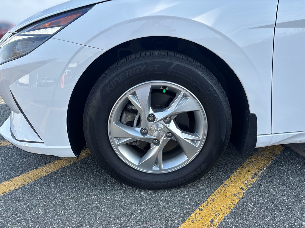 2023 Hyundai Elantra Essential | HtdSeats| Cam | Warranty to 2028 in Saint John, New Brunswick - 10 - w1024h768px