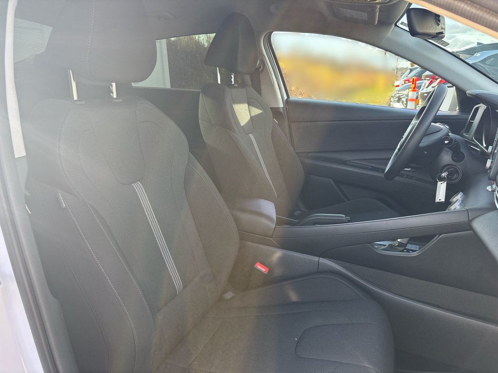 2023 Hyundai Elantra Essential | HtdSeats| Cam | Warranty to 2028 in Saint John, New Brunswick - 39 - w1024h768px