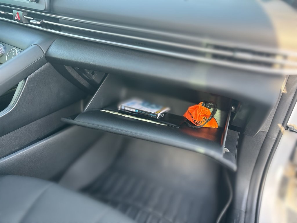 2023 Hyundai Elantra Essential | HtdSeats| Cam | Warranty to 2028 in Saint John, New Brunswick - 40 - w1024h768px