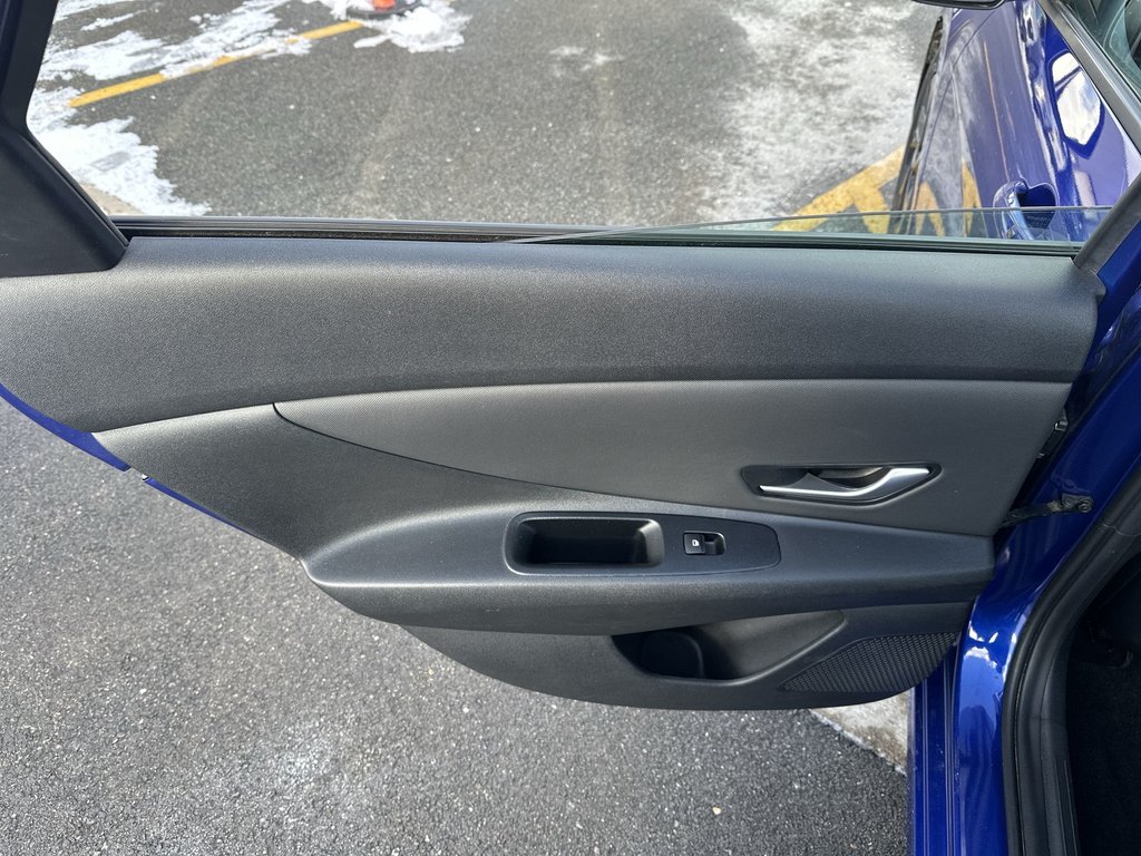 Hyundai Elantra Preferred | Cam | HtdSeats | Warranty to 2028 2023 à Saint John, Nouveau-Brunswick - 35 - w1024h768px