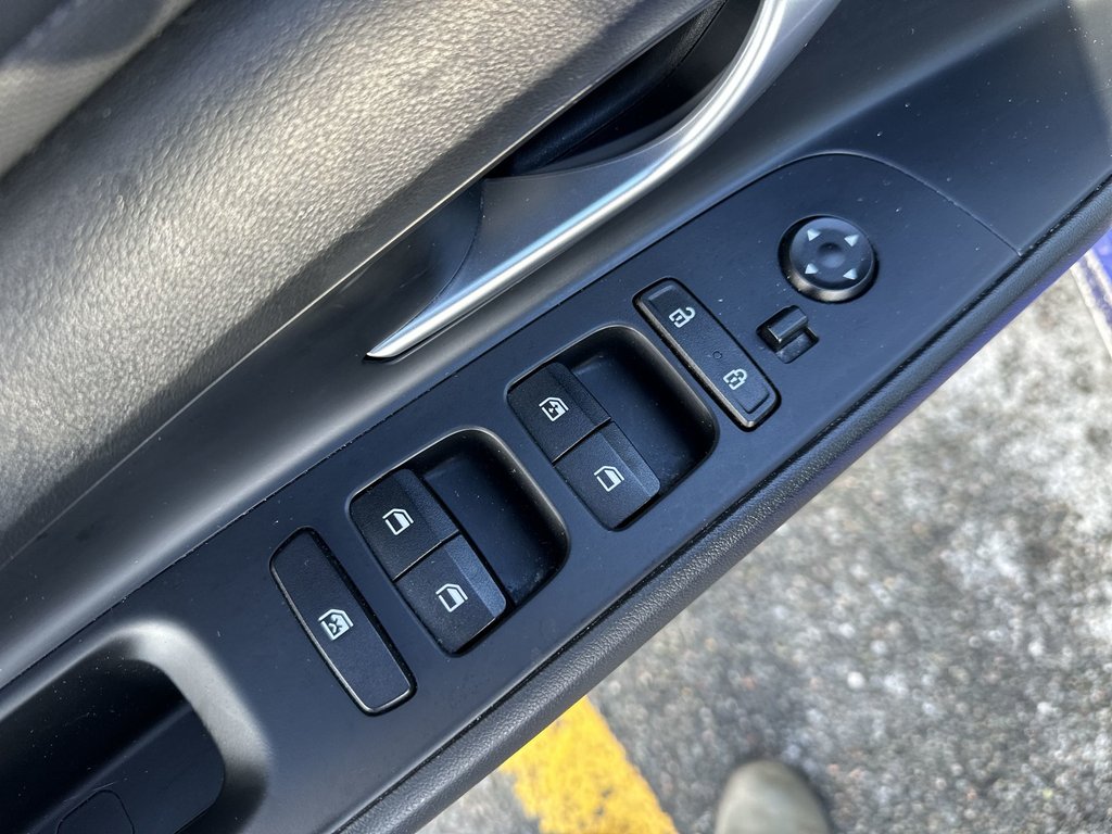 Hyundai Elantra Preferred | Cam | HtdSeats | Warranty to 2028 2023 à Saint John, Nouveau-Brunswick - 15 - w1024h768px