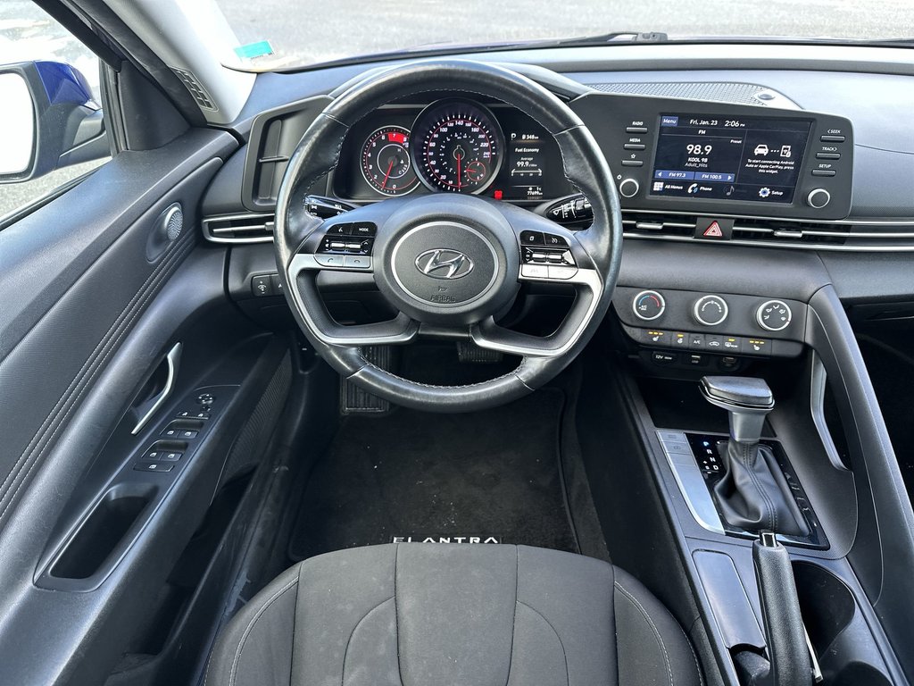 Hyundai Elantra Preferred | Cam | HtdSeats | Warranty to 2028 2023 à Saint John, Nouveau-Brunswick - 12 - w1024h768px