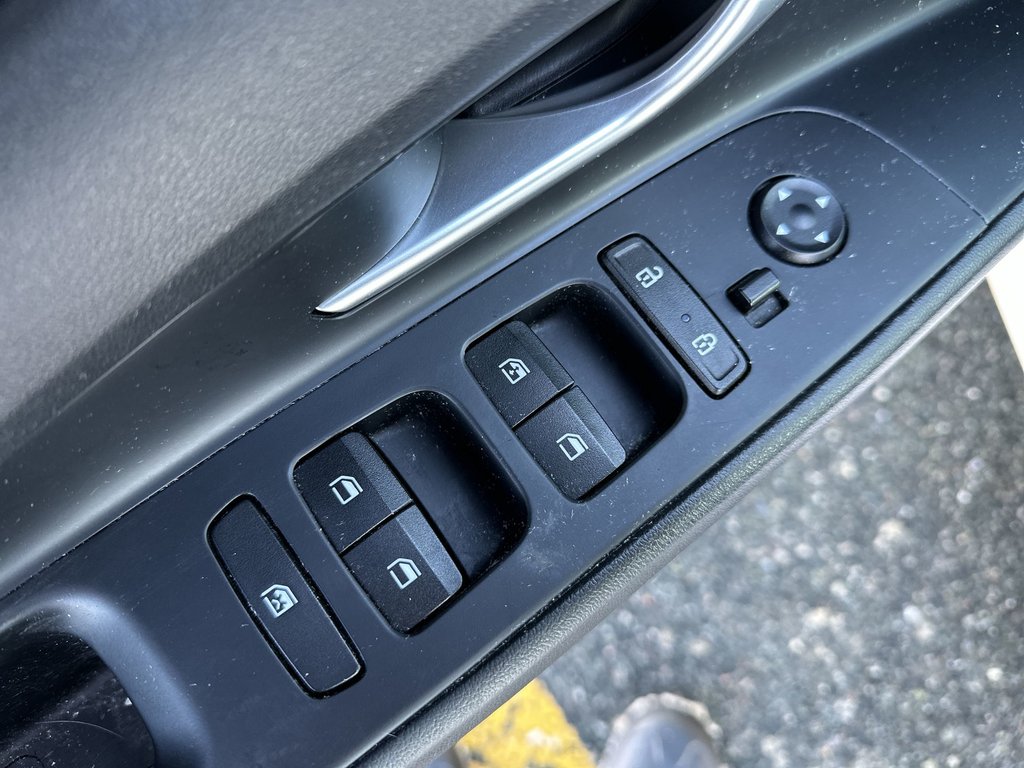 2023 Hyundai Elantra in Antigonish, Nova Scotia - 15 - w1024h768px