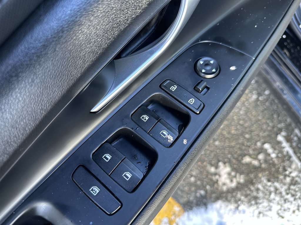 2023 Hyundai Elantra in Antigonish, Nova Scotia - 15 - w1024h768px