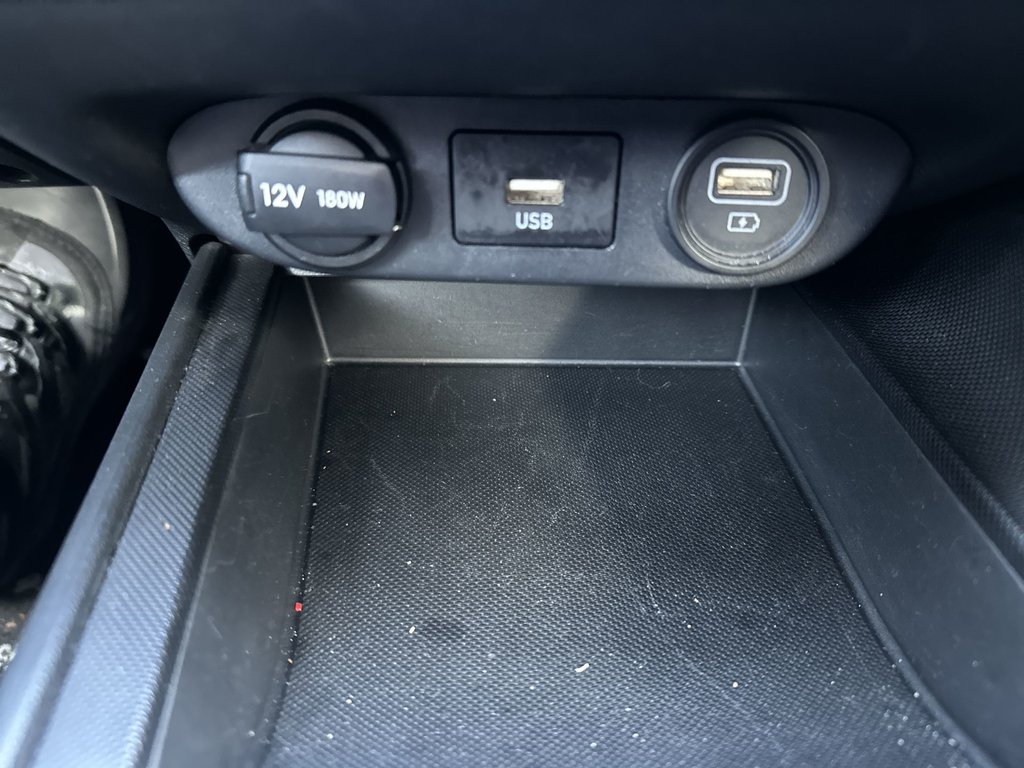 2023 Hyundai Elantra Preferred | Cam | HtdSeat | Warranty to 2028 in Saint John, New Brunswick - 28 - w1024h768px