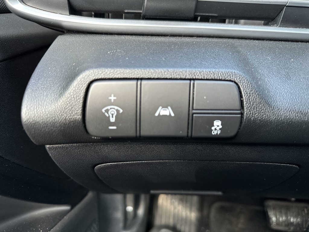 2023 Hyundai Elantra Preferred | Cam | HtdSeat | Warranty to 2028 in Saint John, New Brunswick - 22 - w1024h768px