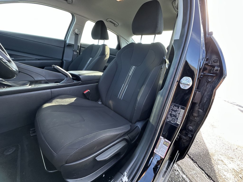 2023 Hyundai Elantra Preferred | Cam | HtdSeat | Warranty to 2028 in Saint John, New Brunswick - 14 - w1024h768px
