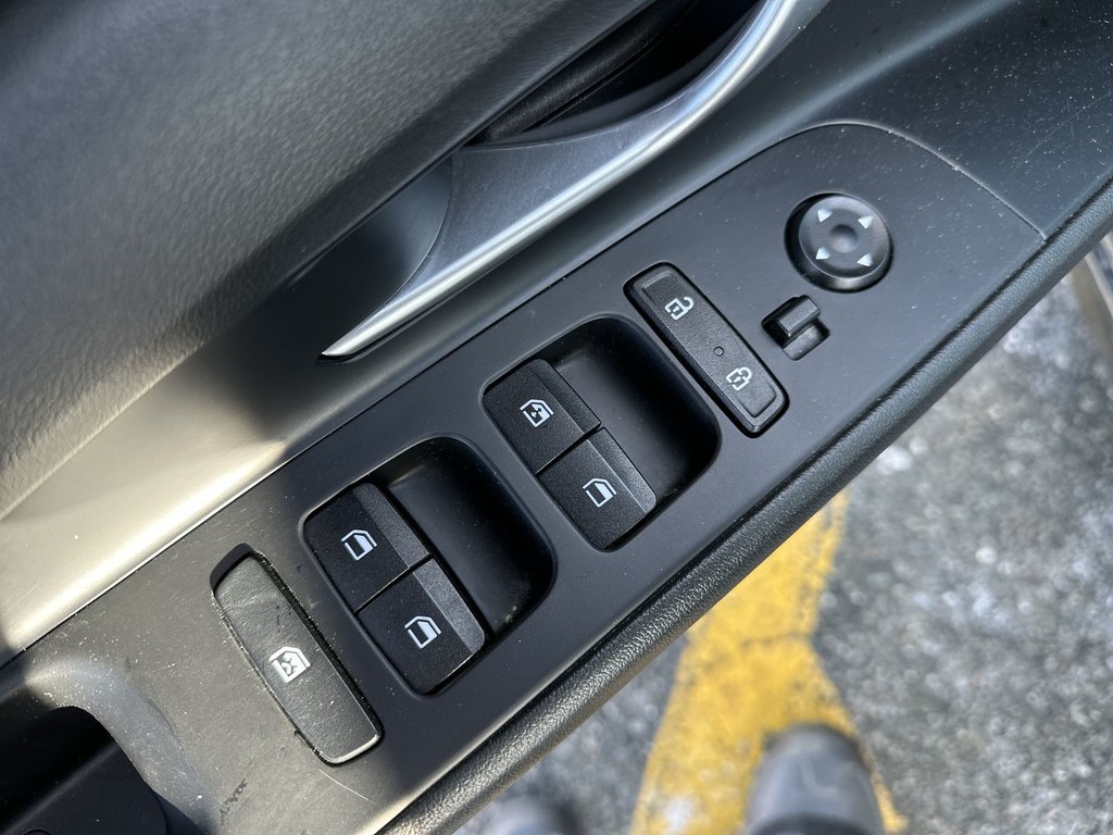 2023 Hyundai Elantra in Antigonish, Nova Scotia - 15 - w1024h768px