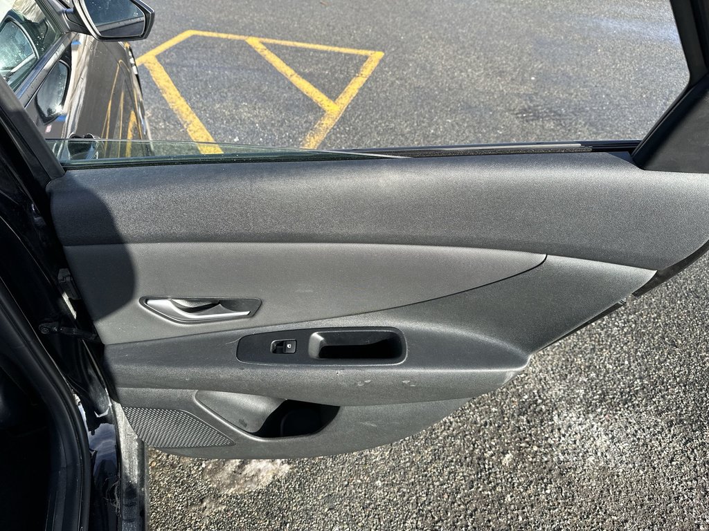 2023 Hyundai Elantra in Antigonish, Nova Scotia - 41 - w1024h768px