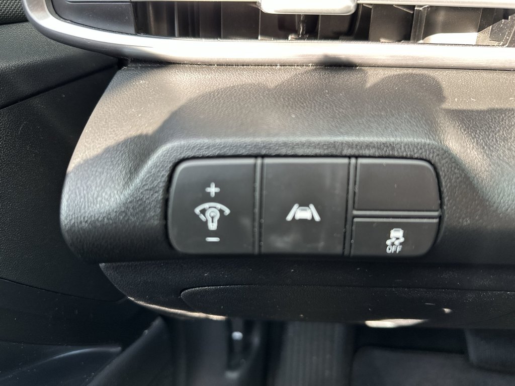 2023 Hyundai Elantra Preferred | Cam | HtdSeats | Warranty to 2028 in Saint John, New Brunswick - 22 - w1024h768px