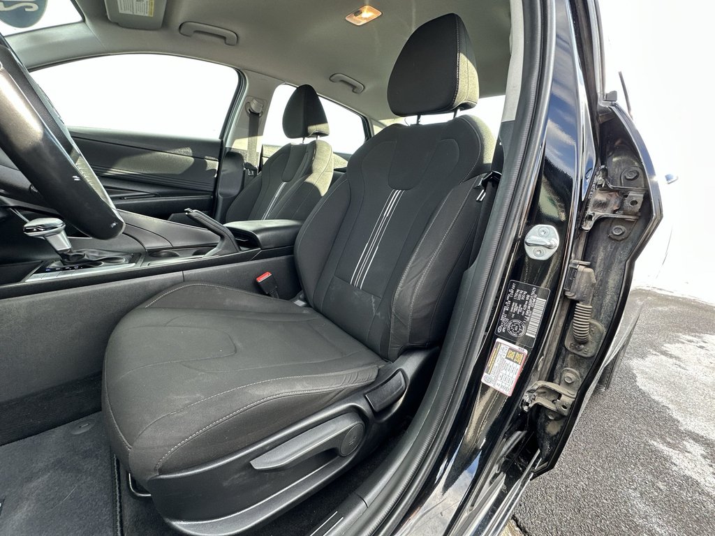 2023 Hyundai Elantra Preferred | Cam | HtdSeats | Warranty to 2028 in Saint John, New Brunswick - 14 - w1024h768px