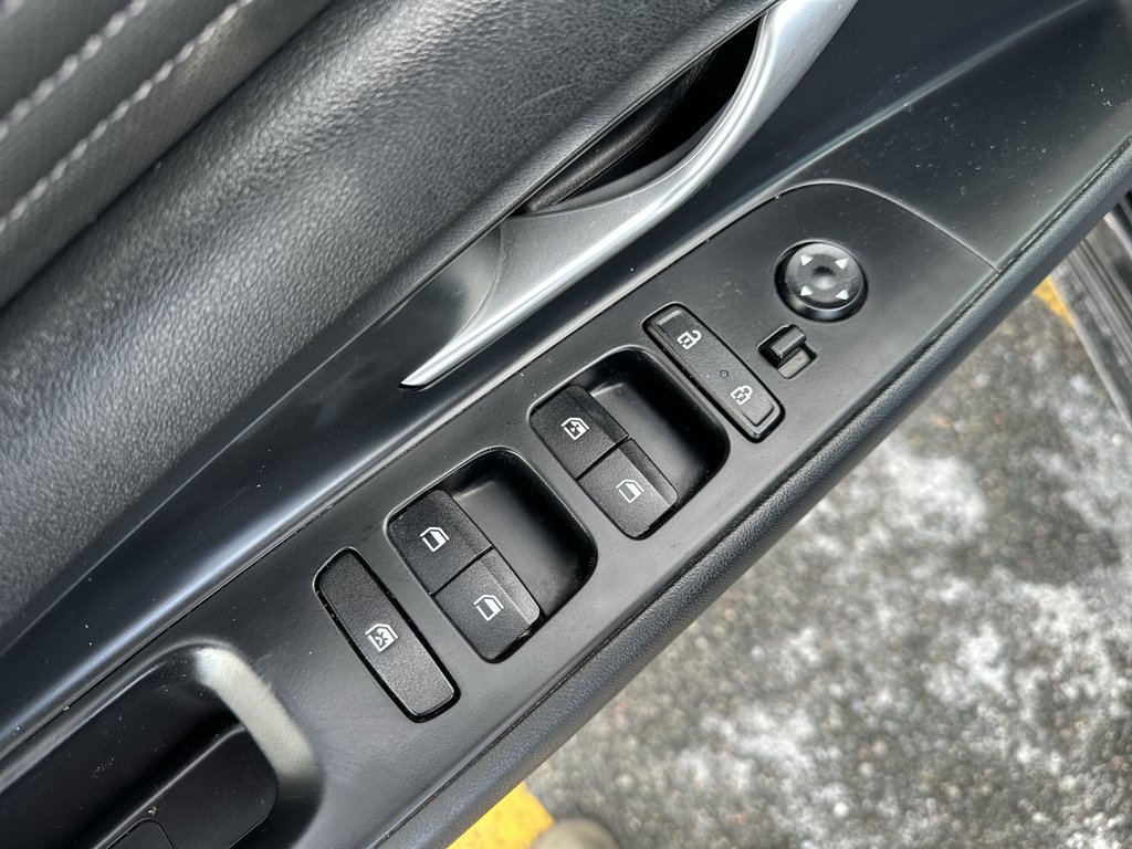 2023 Hyundai Elantra Preferred | Cam | HtdSeats | Warranty to 2028 in Saint John, New Brunswick - 15 - w1024h768px