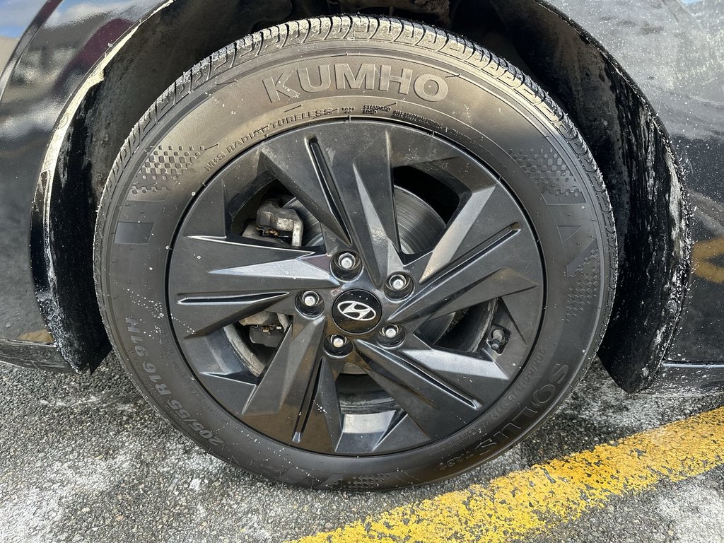 2023 Hyundai Elantra Preferred | Cam | HtdSeats | Warranty to 2028 in Saint John, New Brunswick - 10 - w1024h768px