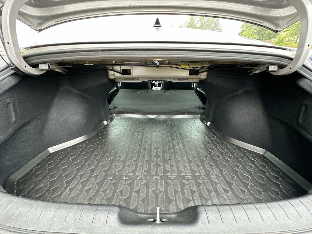 2023 Hyundai Elantra Preferred | RmtStart | HtdSeats | Warranty to 2028 in Saint John, New Brunswick - 37 - w1024h768px