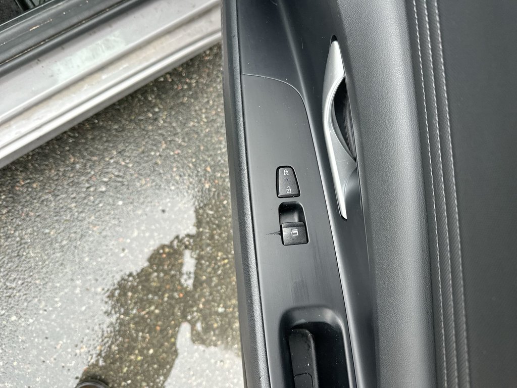 2023 Hyundai Elantra Preferred | RmtStart | HtdSeats | Warranty to 2028 in Saint John, New Brunswick - 46 - w1024h768px