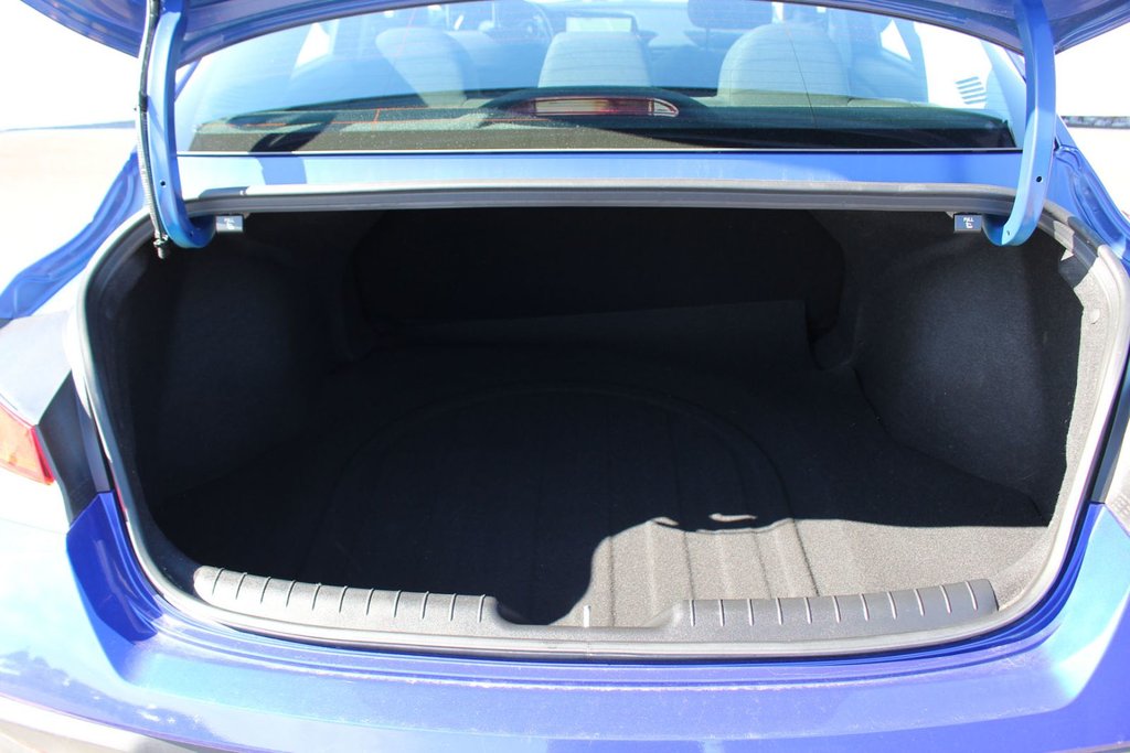 2024 Hyundai Elantra Preferred-Tech | SunRoof | Cam | Warranty to 2029 in Saint John, New Brunswick - 26 - w1024h768px