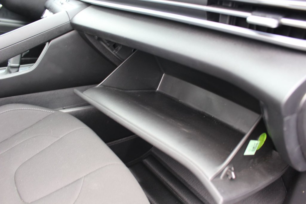 2024 Hyundai Elantra Preferred-Tech | SunRoof | Cam | Warranty to 2029 in Saint John, New Brunswick - 50 - w1024h768px
